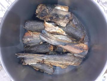 Poisson fumé au bois( fait maison) beschikbaar voor biedingen