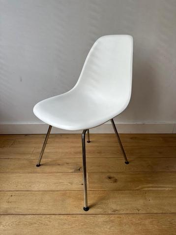 VITRA EAMES DSX STOEL beschikbaar voor biedingen