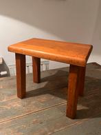 VINTAGE KRUK TAFELTJE MASSIEF HOUT BRUTALIST DECO, Antiek en Kunst, Ophalen of Verzenden