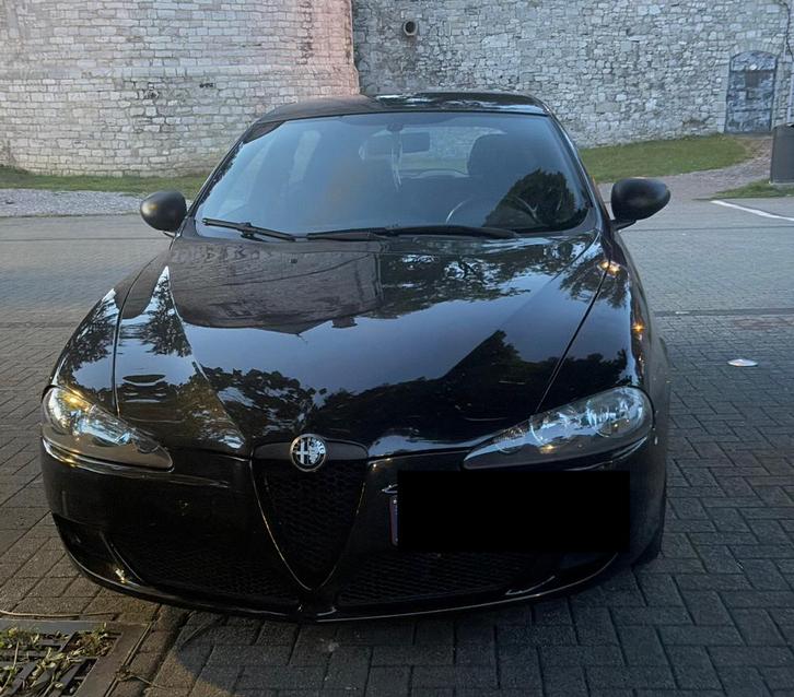 Alfa 147 1,9 JTD, Auto's, Alfa Romeo, Particulier, Diesel, 5 deurs, Handgeschakeld, Zwart, Grijs, Stof, Ophalen