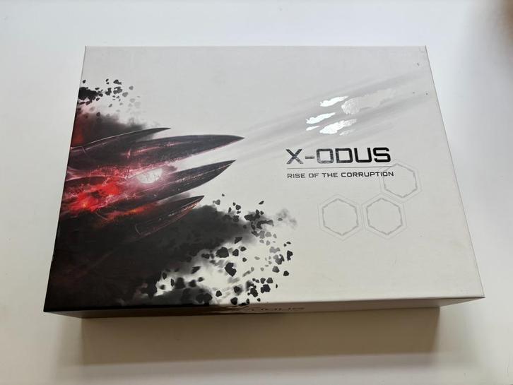 X-odus: rise of corruption bordspel, Hobby en Vrije tijd, Gezelschapsspellen | Bordspellen, Zo goed als nieuw, Een of twee spelers