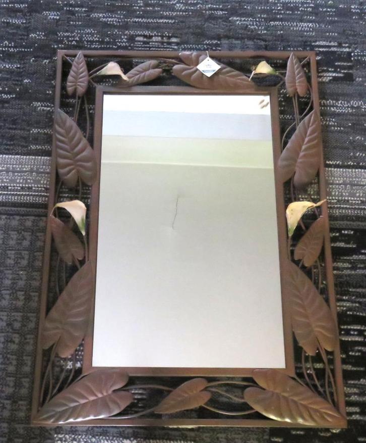 Spiegel  met metalen bloemen frame., Huis en Inrichting, Woonaccessoires | Spiegels, Zo goed als nieuw, 50 tot 75 cm, Minder dan 100 cm