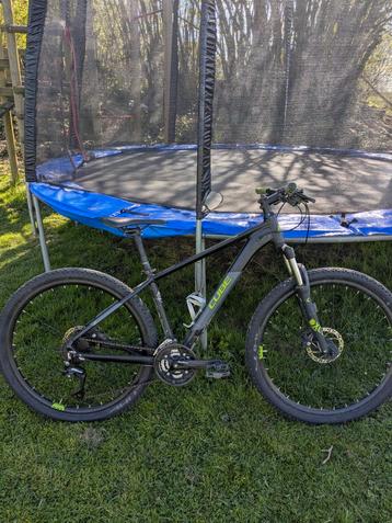 VTT  semi-rigide Cube taille S freins a disque, Autres marques, 45 à 49 cm, Enlèvement, Utilisé