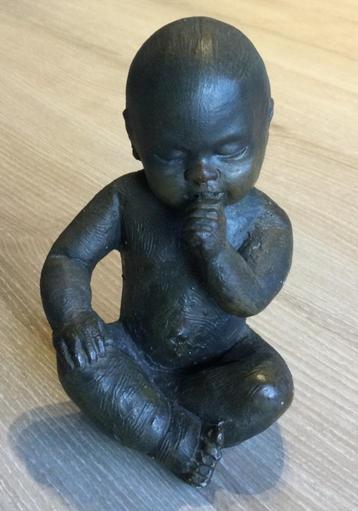 Bronzen beeldje baby izgs beschikbaar voor biedingen
