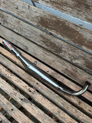 Tomos fuego uitlaat beschikbaar voor biedingen