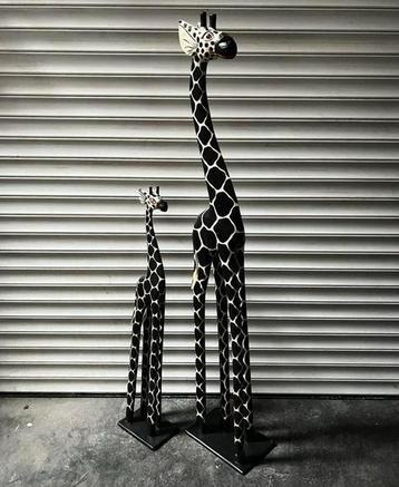 Houten giraffe set beschikbaar voor biedingen