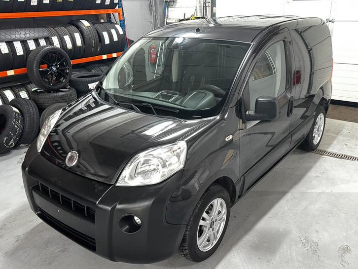 Fiat Fiorino 1.4i LPG met 105.000km Airco Lichte Vracht !, Auto's, Bestelwagens en Lichte vracht, Particulier, ABS, Airbags, Airconditioning