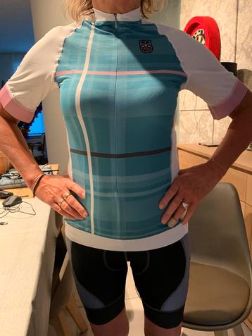 Fietstshirt vrouwen beschikbaar voor biedingen
