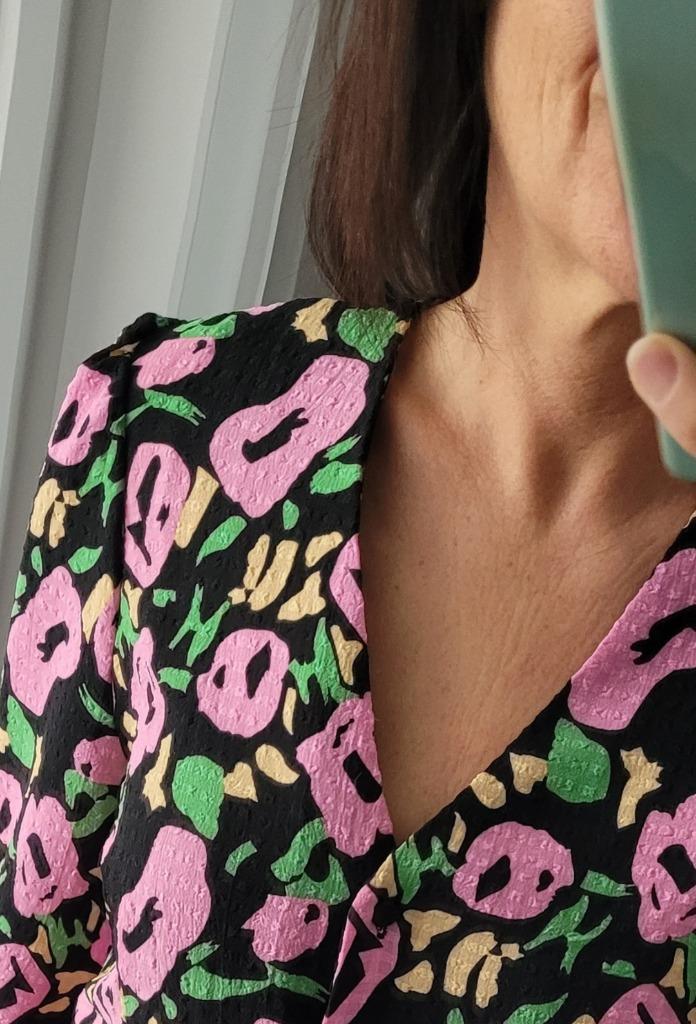 NIEUW kleed / jurk Vila - maat 34 - duurdere collectie, Kleding | Dames, Jurken, Nieuw, Maat 34 (XS) of kleiner, Onder de knie