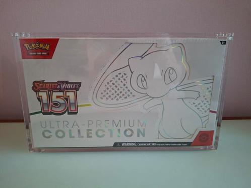 151 Ultra Premium Collection sealed en in acryl case., Hobby en Vrije tijd, Verzamelkaartspellen | Pokémon, Zo goed als nieuw