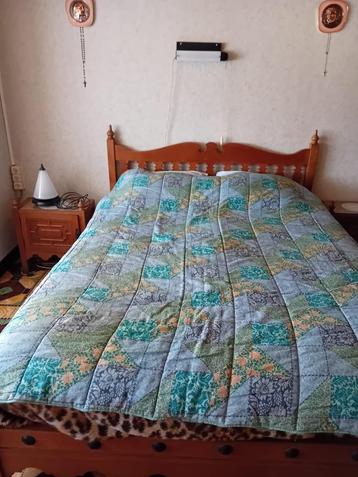 Meubels slaapkamer bed en kasten beschikbaar voor biedingen
