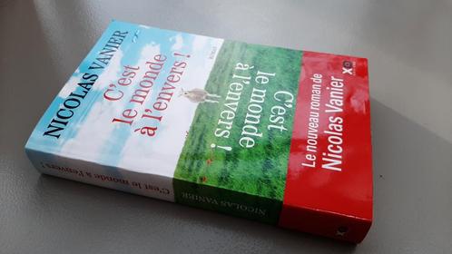 C'est le monde à l'envers - NEUF !, Livres, Romans, Neuf, Enlèvement ou Envoi