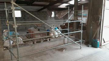 Twee gegalvaniseerde stellingen beschikbaar voor biedingen