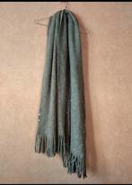 Grijze Wintersjaal, Kleding | Dames, Ophalen of Verzenden, Zo goed als nieuw, Sjaal