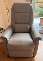 Elektrische relaxzetel met sta op functie, Huis en Inrichting, Ophalen, Minder dan 75 cm, Leer, Zo goed als nieuw