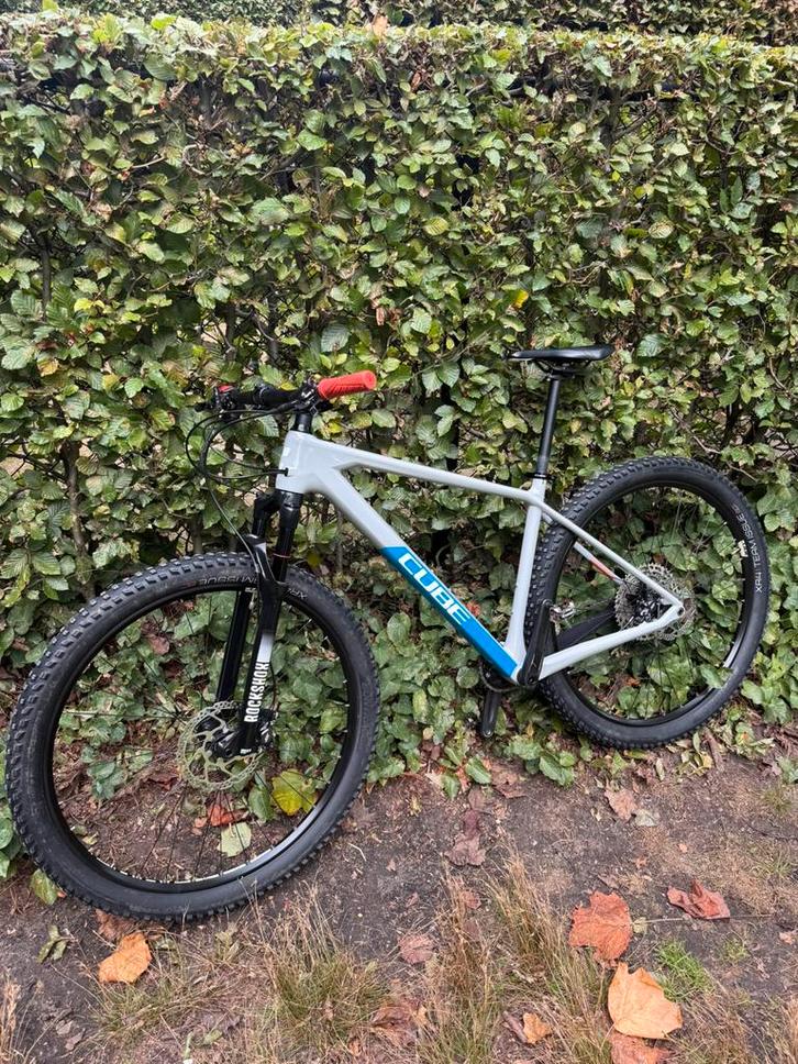 Cube reaction pro , carbon , L ( nieuwe staat ), Fietsen en Brommers, Fietsen | Mountainbikes en ATB, Zo goed als nieuw, Hardtail