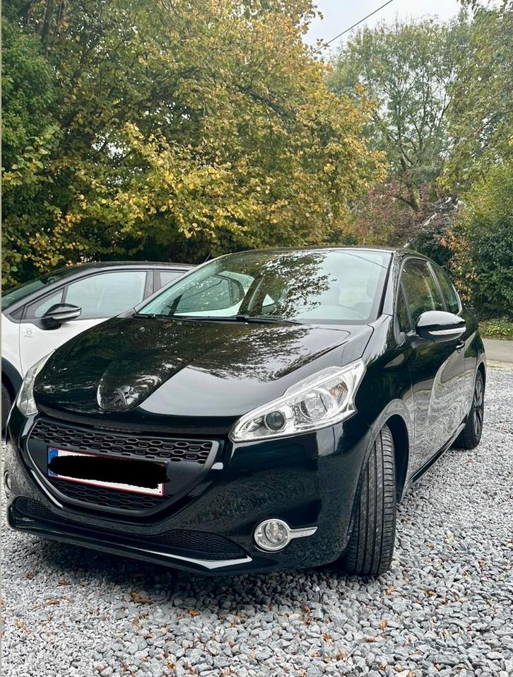 Peugeot 208, Autos, Peugeot, Particulier, Essence, Euro 5, Autre carrosserie, 3 portes, Boîte manuelle, Noir, Noir, Tissu, Entretenue par le concessionnaire