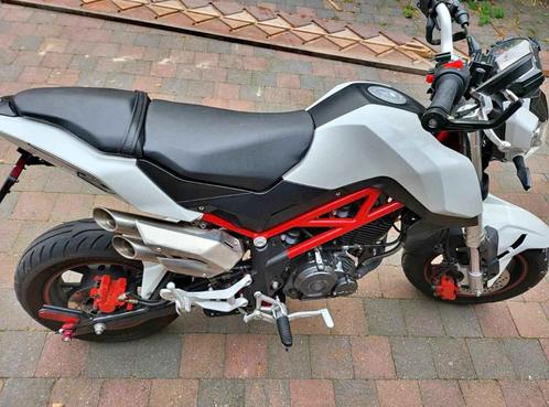 Benelli 125 motorfiets, Fietsen en Brommers, Brommers | Derbi, Zo goed als nieuw, Ophalen