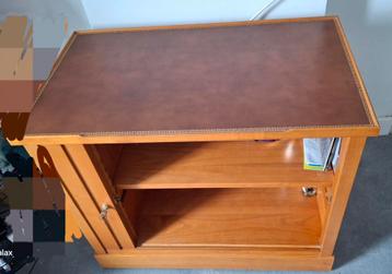 Meuble de bureau à clé  beschikbaar voor biedingen