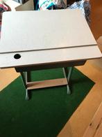 Ancien banc d’école, Enlèvement