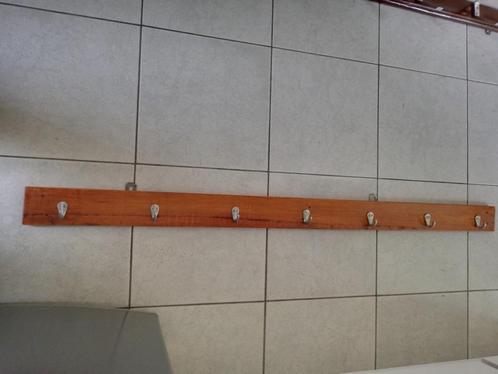 Kapstok met muurbevestiging voorzien van 7 haakjes 1m20, Huis en Inrichting, Woonaccessoires | Kapstokken, Gebruikt, Wandkapstok