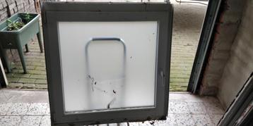 Raam beschikbaar voor biedingen