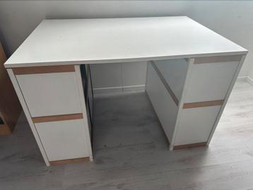 Bureau beschikbaar voor biedingen