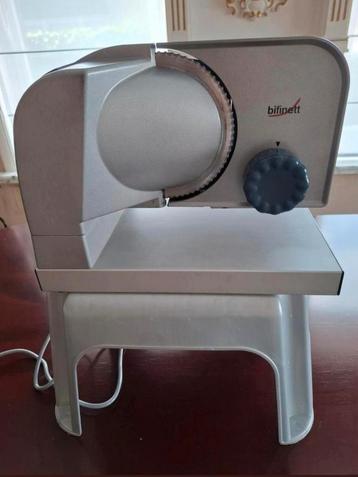 Snijmachine voor vlees en brood beschikbaar voor biedingen