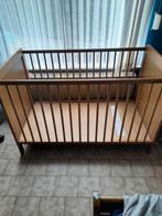 Babybed ikea met matras en matrasbeschermer, Kinderen en Baby's, Babywiegjes en Ledikanten, Ophalen, Zo goed als nieuw