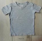 Zeeman grijs V-hals t-shirt (maat 92), Enfants & Bébés, Vêtements enfant | Taille 92, Comme neuf, Chemise ou À manches longues