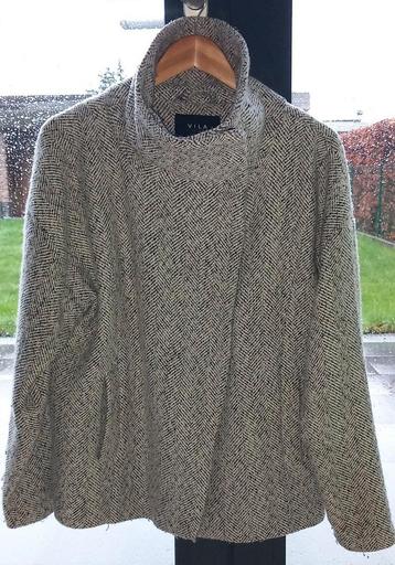 Leuke damesvest Vila maat L wit/grijs gemixt beschikbaar voor biedingen