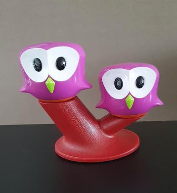 Peper- & zoutvaatjes - uiltjes op een tak. beschikbaar voor biedingen