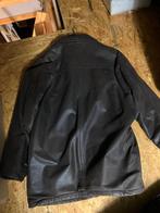 paarse leren jas mt 42, Ophalen, Gedragen