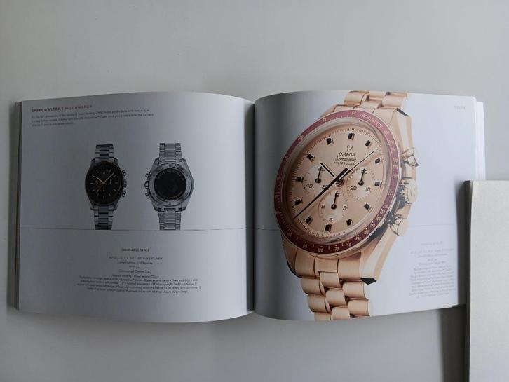 5 catalogi/magazines Omega watches, Handtassen en Accessoires, Horloges | Heren, Gebruikt, Omega, Ophalen of Verzenden
