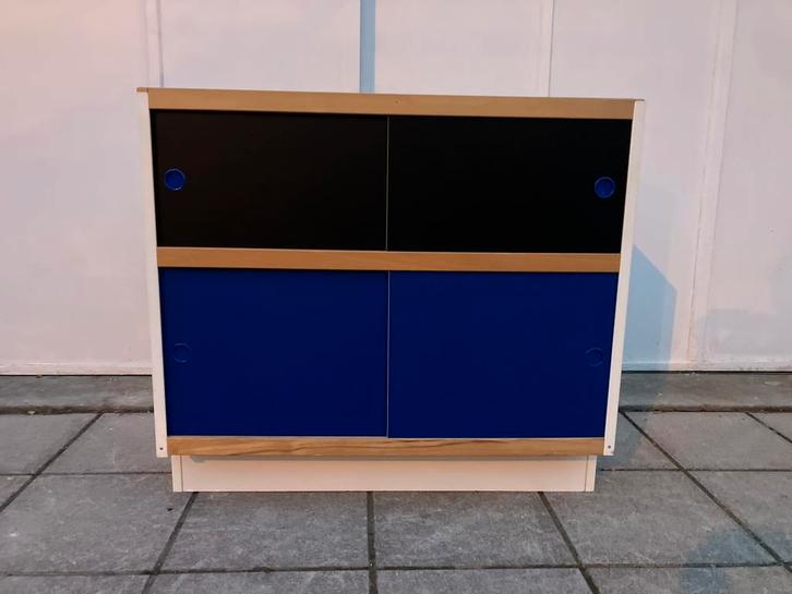 Kewlox-kast met glazen bovenblad, Huis en Inrichting, Kasten | Wandmeubels, Zo goed als nieuw, Ophalen