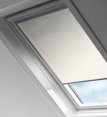 Store occultant blanc pour Velux (78x98) beschikbaar voor biedingen