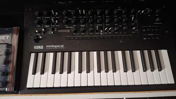 Korg Minilogue XD + decksaver + extra oscillators+FX (Sinevi beschikbaar voor biedingen