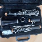 Klarinet in bes (Roy Charles), Muziek en Instrumenten, Blaasinstrumenten | Klarinetten, Gebruikt, Bes-klarinet, Hout, Met koffer