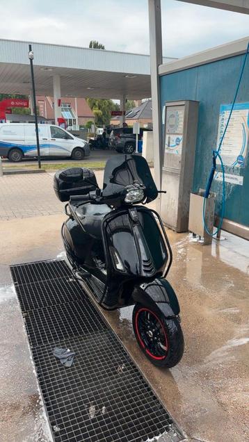 Vespa sprint 2019 beschikbaar voor biedingen