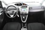 Toyota Verso 1.8i Travel *Navigatie*Panoramadak*Camera*, Auto's, Voorwielaandrijving, 4 cilinders, 400 kg, Bedrijf