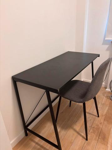 set van 2 grijze stoelen + zwart bureau beschikbaar voor biedingen
