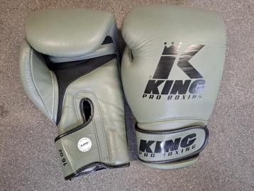 Nieuwe lederen King Pro 16oz bokshandschoenen beschikbaar voor biedingen