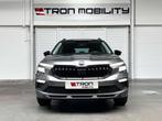 Skoda Kamiq Kamiq 1.5TSI DSG CAMERA*NAV*DAB*CARPLAY*LED*CC*P, Auto's, Stof, 4 cilinders, 1776 kg, Blauw