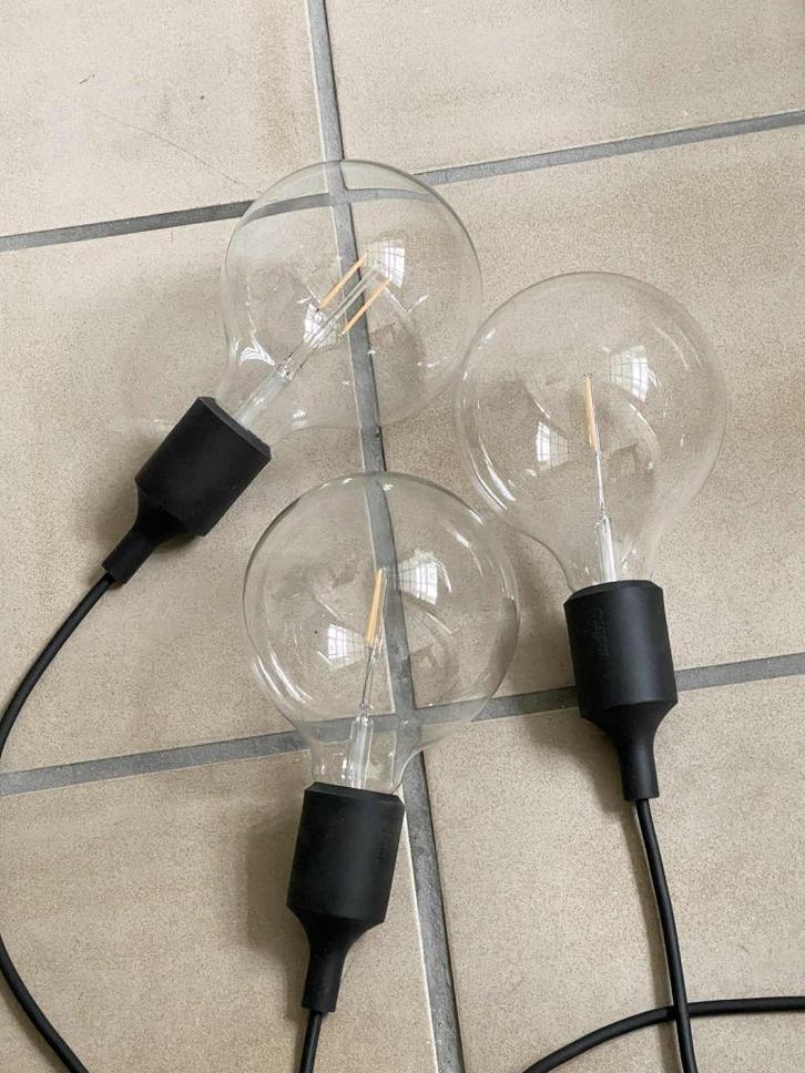 Muuto E27 LED hanglampen zwart, Huis en Inrichting, Lampen | Hanglampen, Zo goed als nieuw, Glas, Kunststof, Ophalen of Verzenden