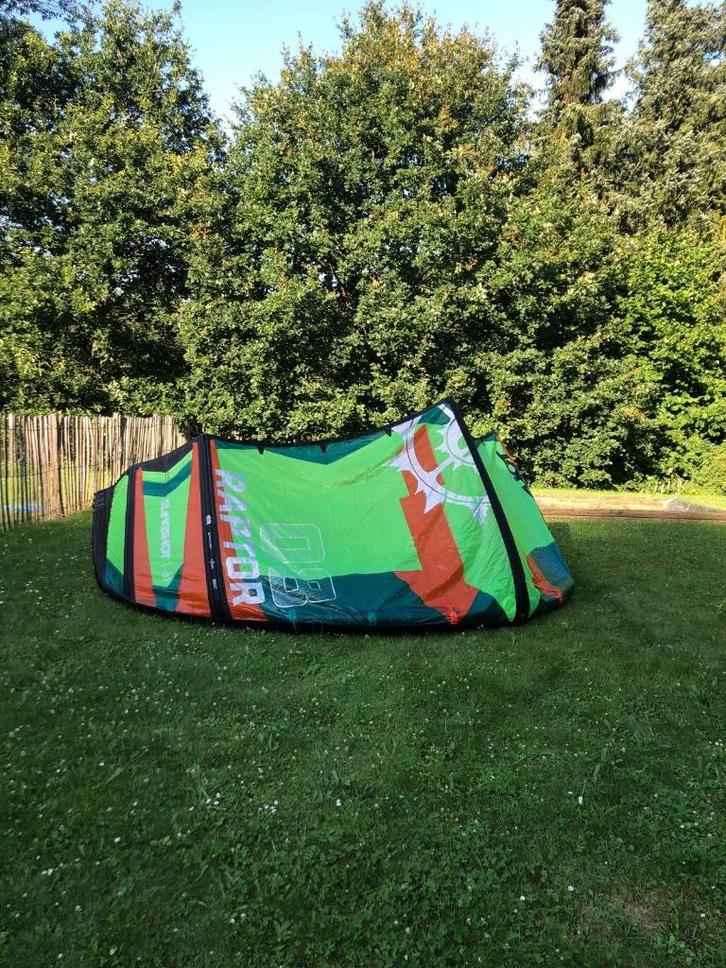 Pack de Kitesurf (2 ailes, 2 bar, 2 harnais, 1 board), Watersport en Boten, Kitesurfen, Gebruikt, Kite, Ophalen