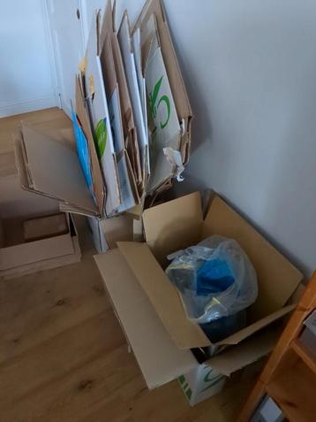 20tal verhuisdozen + 1 zak plastiek bubble wrap, gratis beschikbaar voor biedingen