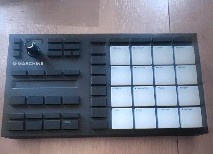 Maschine mikro, Muziek en Instrumenten, Midi-apparatuur, Zo goed als nieuw, Ophalen