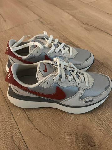 Nike Phoenix Waffle damesschoenen maat 39 - Nieuw in de doos beschikbaar voor biedingen