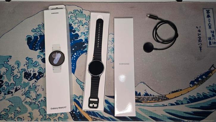 Samsung Galaxy Watch 7 — 44 mm — Zilver — Onberispelijke sta, Handtassen en Accessoires, Smartwatches, Zo goed als nieuw, Conditie