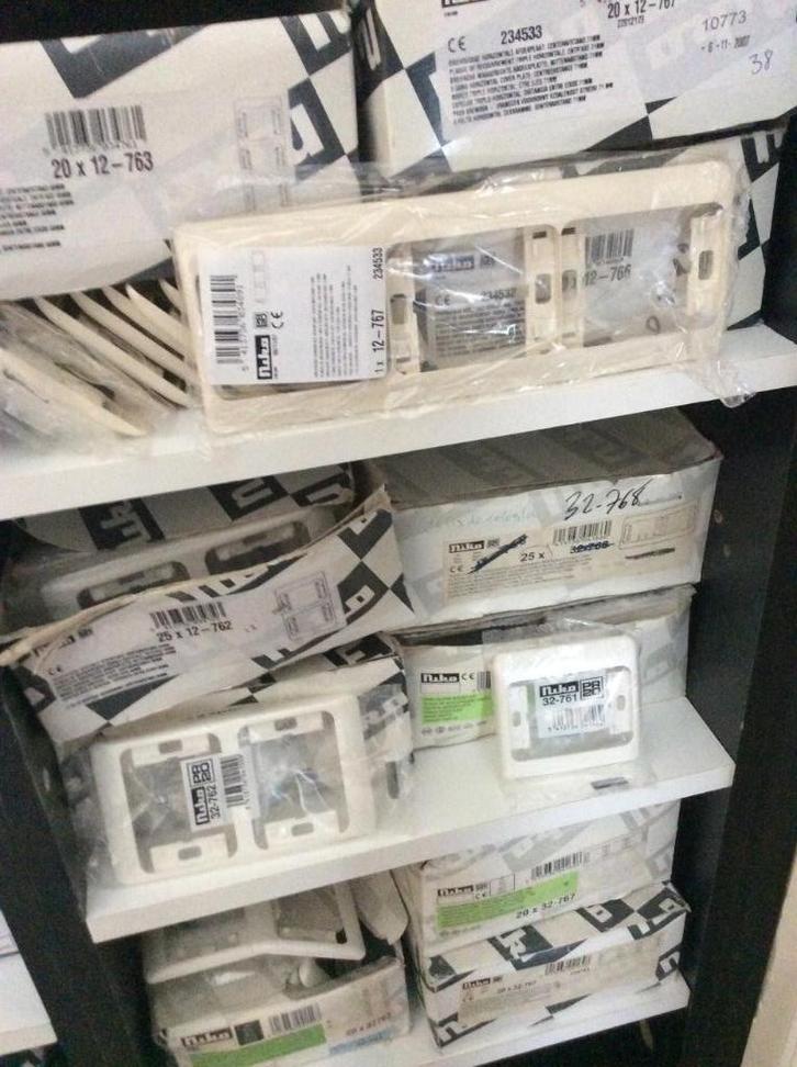 Niko Pr20 , nombreux articles neufs et occasions, Bricolage & Construction, Électricité & Câbles, Comme neuf, Interrupteur, Interrupteur